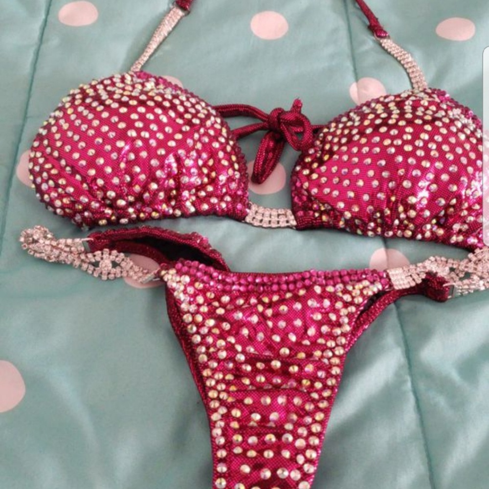 Competition bikini - Picture 2 of 2